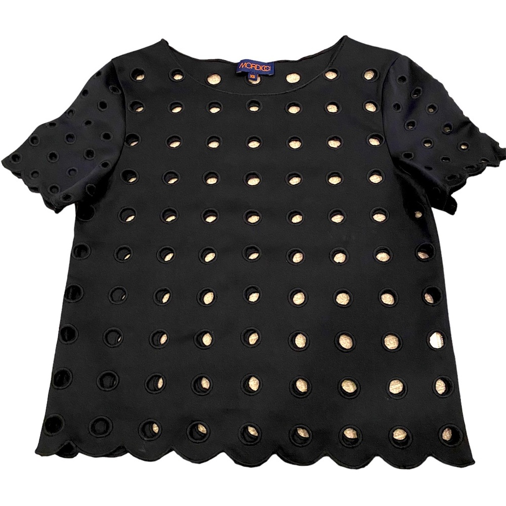 Mordicci short sleeve top with scallop trim and circle cut out design. Size xs